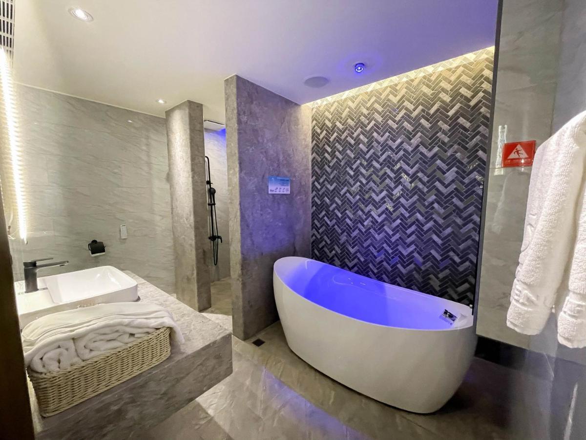 Fifth Avenue Motel Taichung Luaran gambar