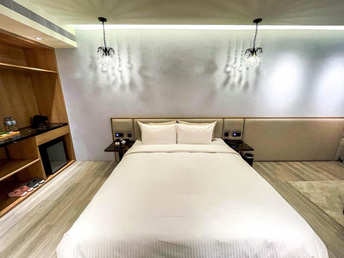 Fifth Avenue Motel Taichung Luaran gambar