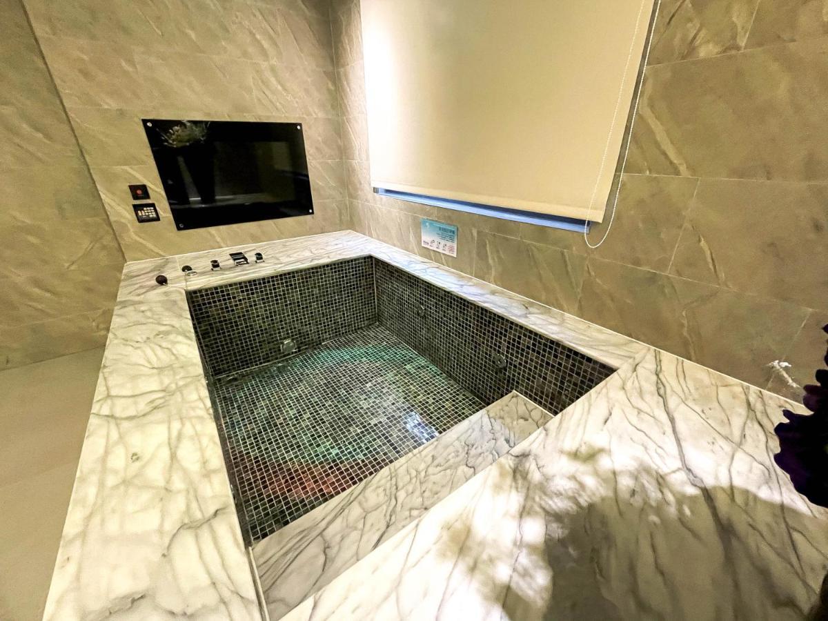 Fifth Avenue Motel Taichung Luaran gambar