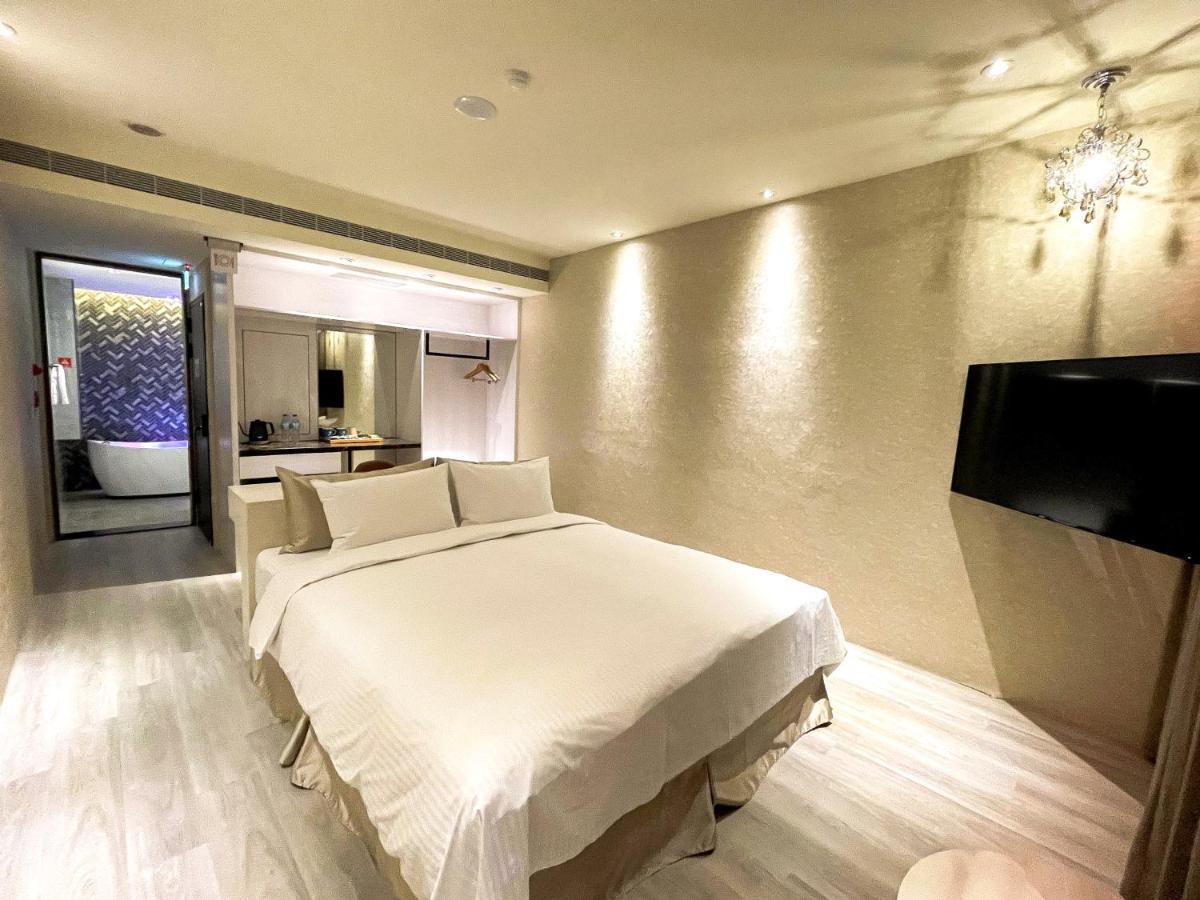 Fifth Avenue Motel Taichung Luaran gambar