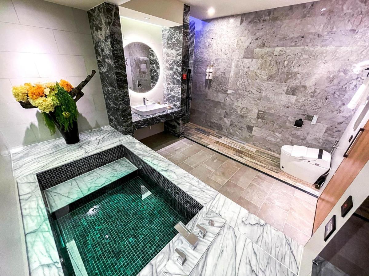 Fifth Avenue Motel Taichung Luaran gambar