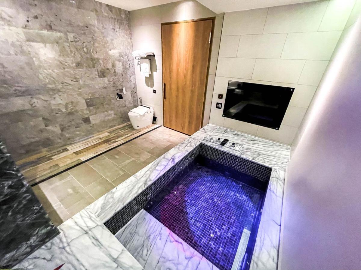 Fifth Avenue Motel Taichung Luaran gambar