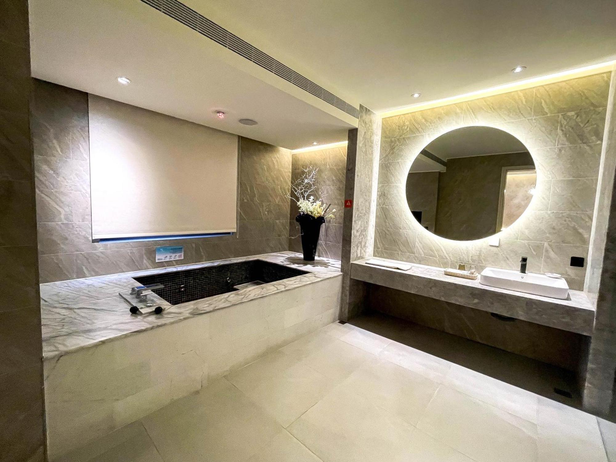Fifth Avenue Motel Taichung Luaran gambar